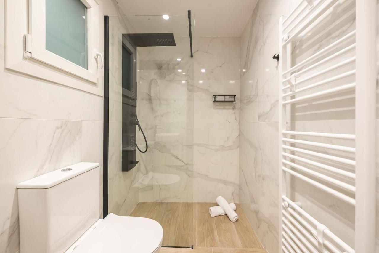Beautiful & Renovated Aprtm In Piraeus Appartamento Esterno foto