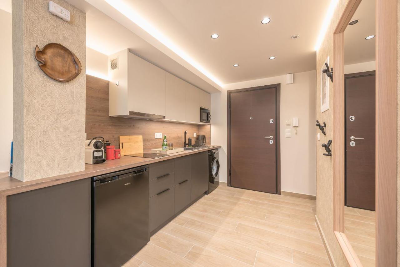 Beautiful & Renovated Aprtm In Piraeus Appartamento Esterno foto