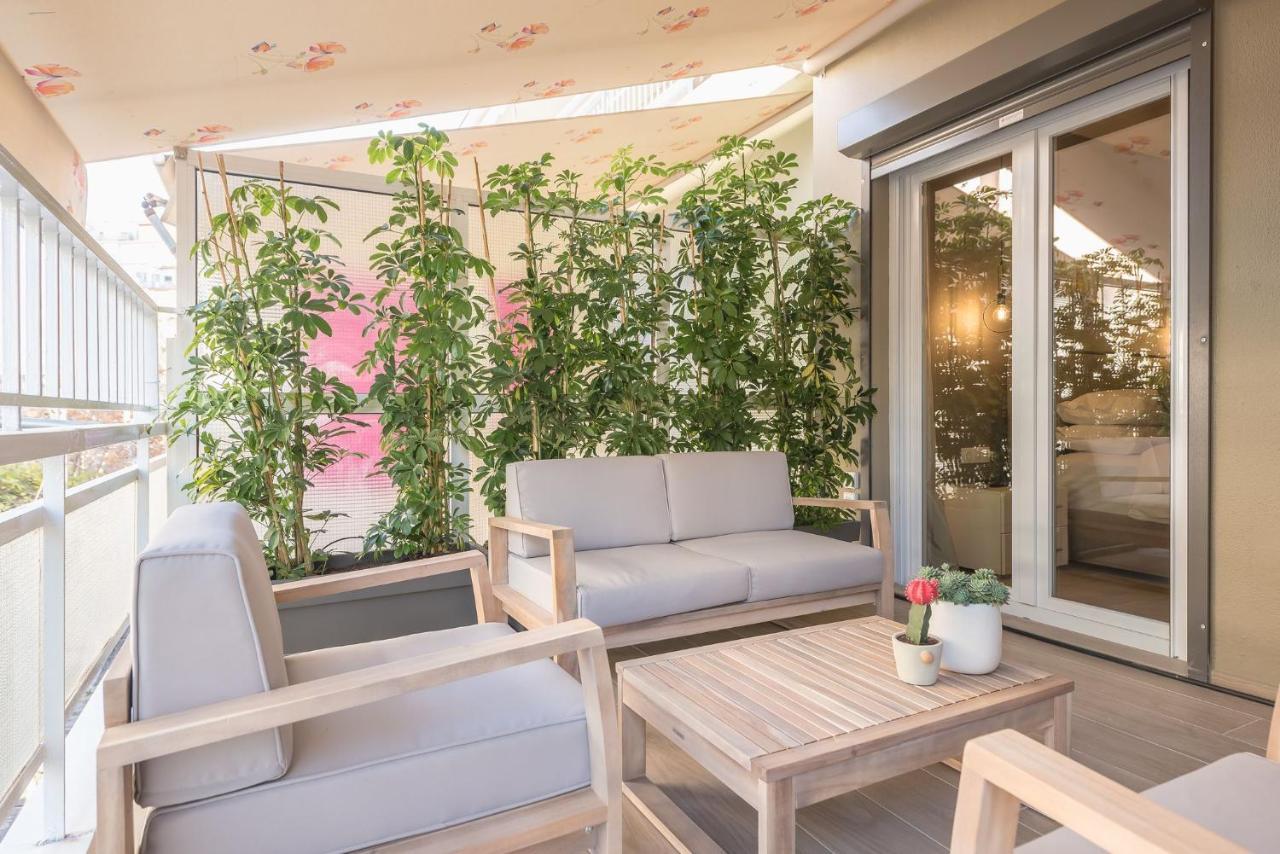 Beautiful & Renovated Aprtm In Piraeus Appartamento Esterno foto